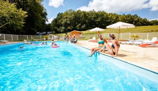 ZEcamping 3 étoiles espace aquatique dog friendly jacuzzi locatif BBQ