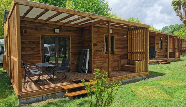 ZEcamping 4 étoiles familial avec pataugeoire et jacuzzi