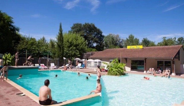 ZEcamping 4 étoiles pataugeoire chiens acceptés club enfant locatif TV