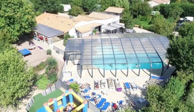 ZEcamping 4* piscine couverte dog friendly mobil-home TV LV BBQ 34m2