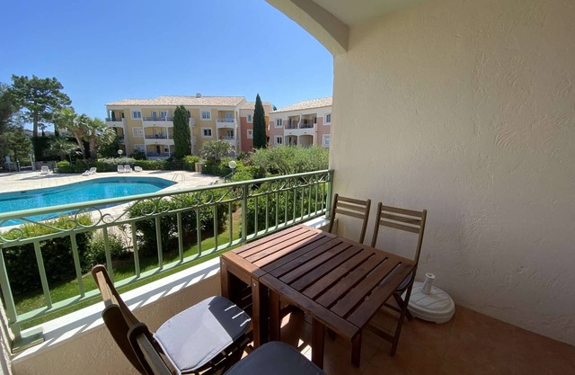 2-room apt in Les Issambres, pool, tennis, secure parking