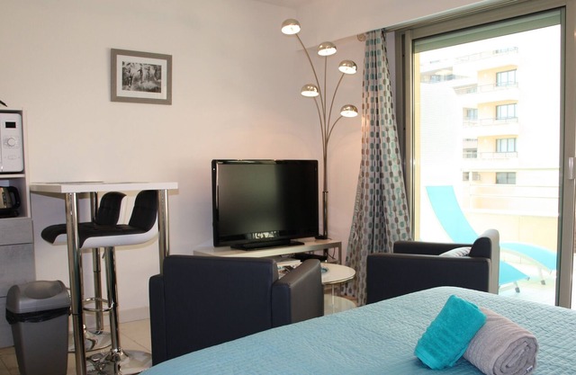 Beautiful studio 50m from the beach