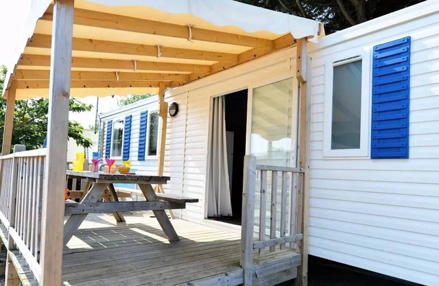 Camping L'Anse Des Pins * - Mobile home Family TV 4 Rooms 6/7 People