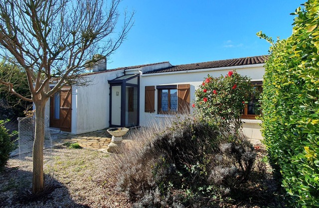 Comfortable, spacious house for 6 people, pets on request