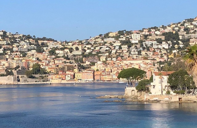 Cote d'Azur, 2 travellers, individual air-conditioning, garden, two steps from the beach