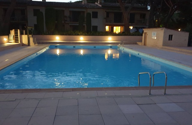 Les Issambres, F2 in condominium with swimming pool 5 min walk from the beach