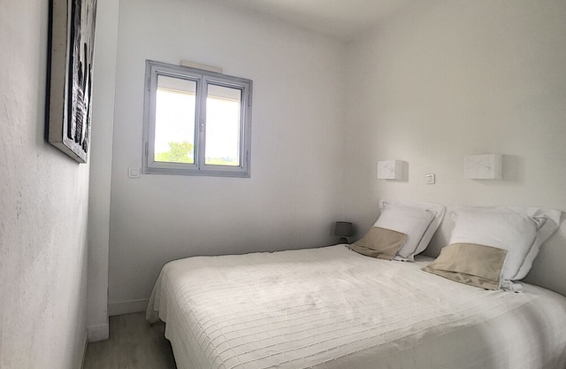 MARINA BAIE DES ANGES Renovated 2-room apartment for 4 Adults and 2 adolescents