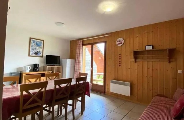 Résidence Les Flocons Du Soleil Chalets Personnes 