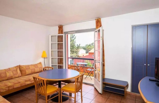 SOWELL RESIDENCES Green Oaks * - Superior 2-Room Apartment 4 People
