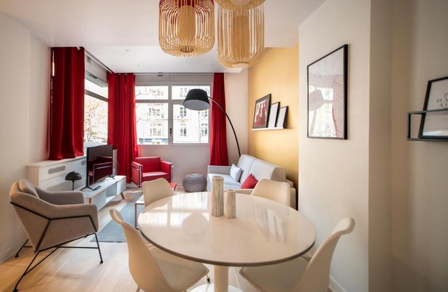 Gide Cœur La Rive Gauche Neuf Design Personnes 
