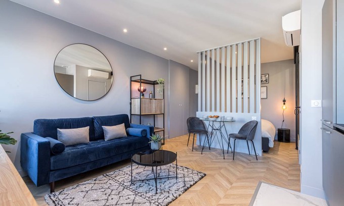 Carre d'Or Apartment | 1 SUEDE