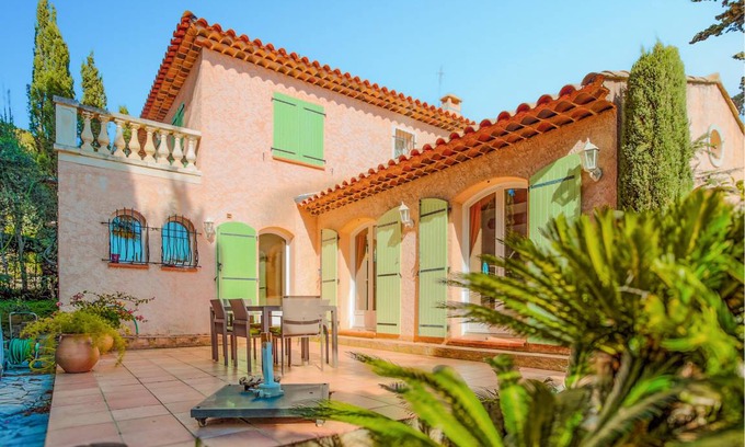Boulouris-sur-Mer House | 114 m² House ∙ 3 bedrooms ∙ 6 guests