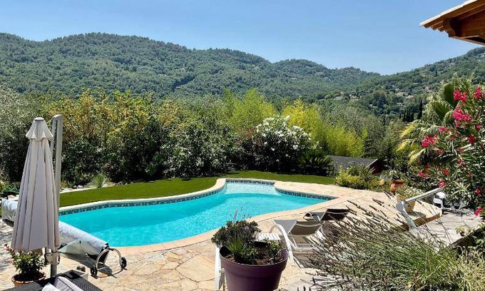 Le Bar-sur-Loup Bed & Breakfast | 14 m² Bed and breakfast ∙ 2 guests