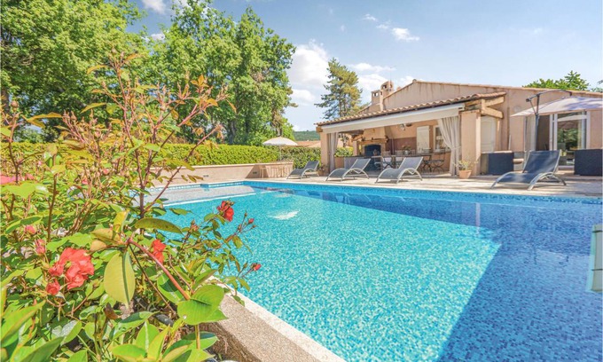 Saint-Cezaire-sur-Siagne House | 160 m² House ∙ 4 bedrooms ∙ 8 guests