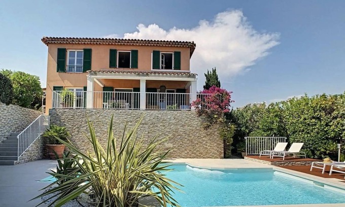 Villeneuve-Loubet Resort | 160 m² Luxury rental ∙ 4 bedrooms ∙ 8 guests