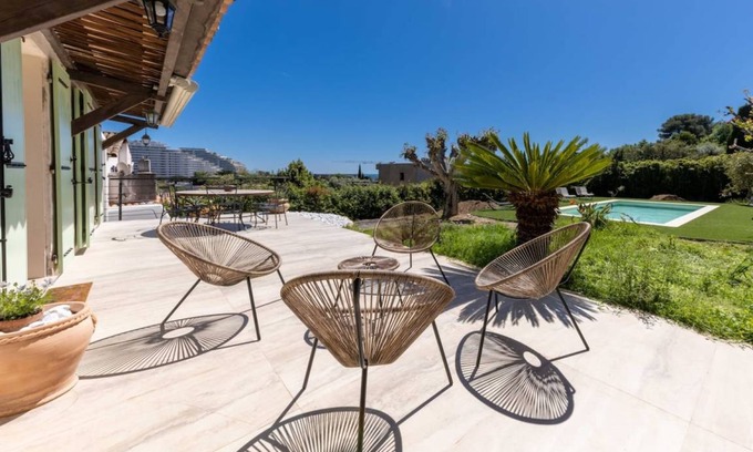 Villeneuve-Loubet Villa | 180 m² Villa ∙ 4 bedrooms ∙ 8 guests