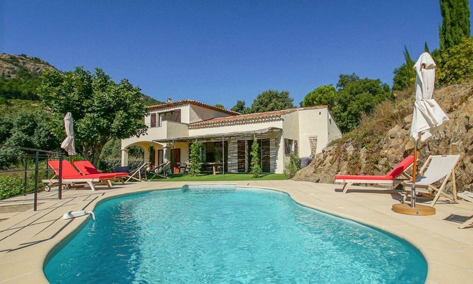 La Garde-Freinet Villa | 180 m² Villa ∙ 4 bedrooms ∙ 8 guests