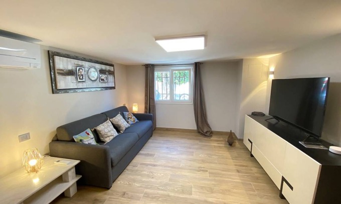Villeneuve-Loubet House | 19 m² Chambre d'Hôtes ∙ 1 bedroom ∙ 2 guests