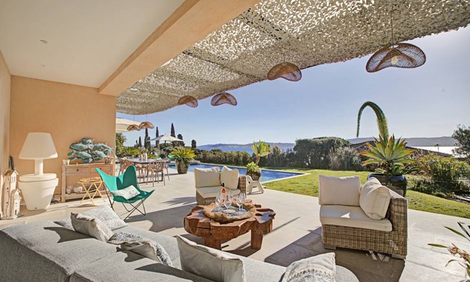 Guerrevieille Resort | 2500 m² Luxury rental ∙ 5 bedrooms ∙ 10 guests