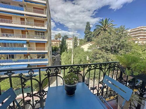 Prado - Republique Apartment | 50m2 Centre-ville, 2 terrasses, climatisation