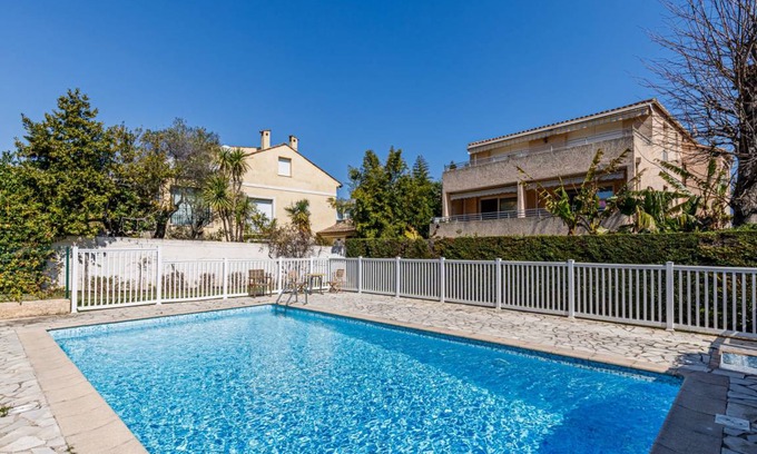 Cap-d'Antibes Apartment | 52 m² Apartment ∙ 2 bedrooms ∙ 4 guests