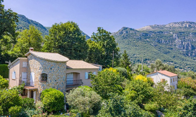 Le Bar-sur-Loup House | 84 m² House ∙ 2 bedrooms ∙ 8 guests