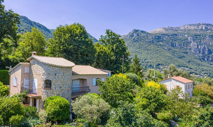 Le Bar-sur-Loup House | 84 m² House ∙ 2 bedrooms ∙ 8 guests