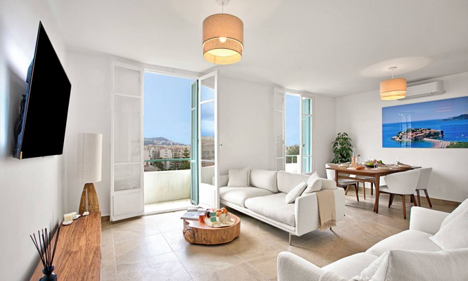 Les Baumettes Apartment | Apartment With Ocean View, Nice, France