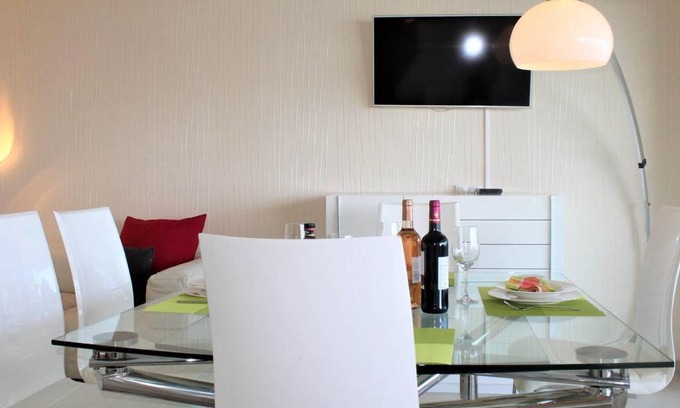Villeneuve Loubet Beach Apartment | Appartement Moderne avec Terrasse et Garage - Villeneuve-Loubet - FR-1-252A-72