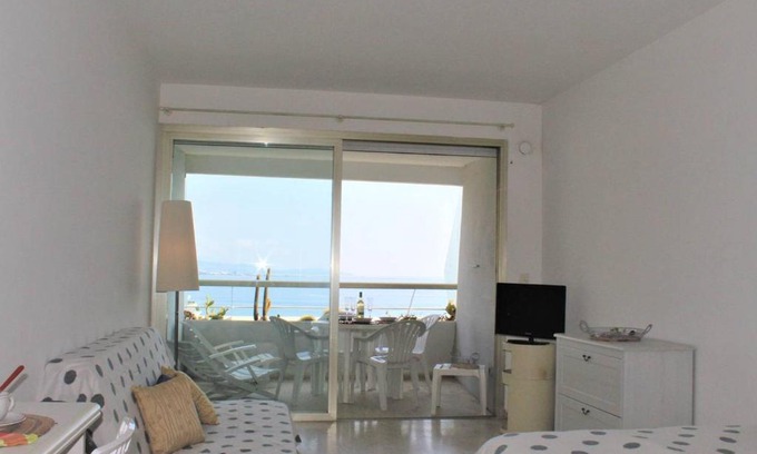 Villeneuve Loubet Beach Apartment | Appartement Villeneuve-Loubet, 1 pièce, 2 personnes - FR-1-252A-8