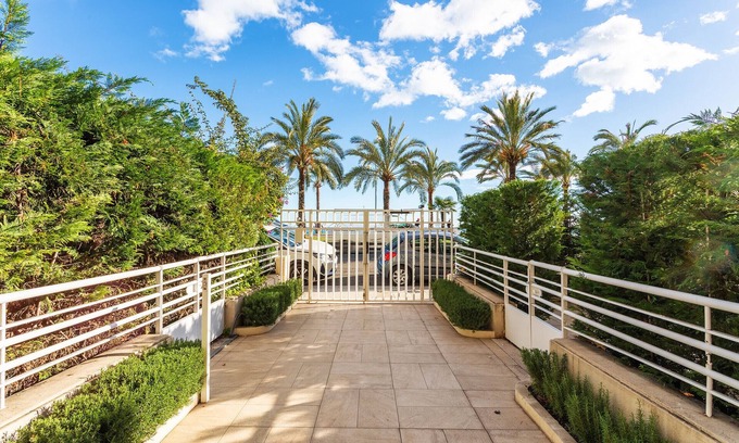 Les Baumettes Apartment | BAMBOO PLAGE AP4220 by Riviera Holiday Homes