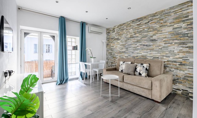 Carre d'Or Apartment | BEAUTIFUL STUDIO - PEDESTRIAN ZONE - TERRACE!