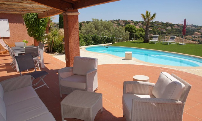 Sainte-Maxime Villa | Beautiful, air-conditioned, spacious villa with sea view and swimming pool in Ste Maxime.