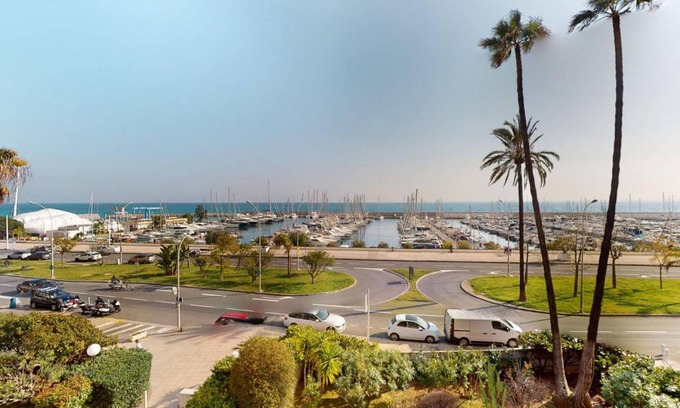 Menton Apartment | Bel appartement avec terrasse, piscine, parking et WiFi - FR-1-196-321