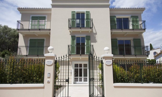 Cap-Ferrat Apartment | By Five Stars Holiday House
