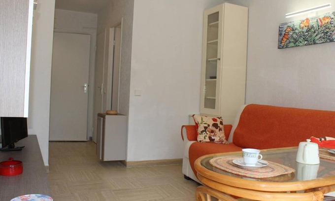 Villeneuve Loubet Beach Apartment | Charmant studio en RDJ, terrasse, jardin, proche mer et commerces, plein sud, 2 couchages - FR-1-252A-49