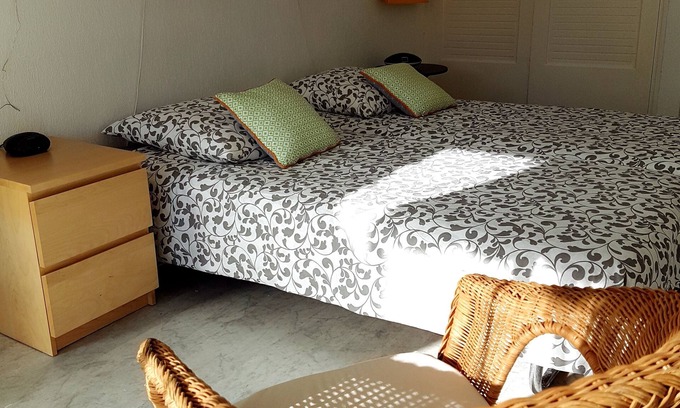 Antibes Apartment | Charming 2 rooms, terrace, with garage, swimming pool