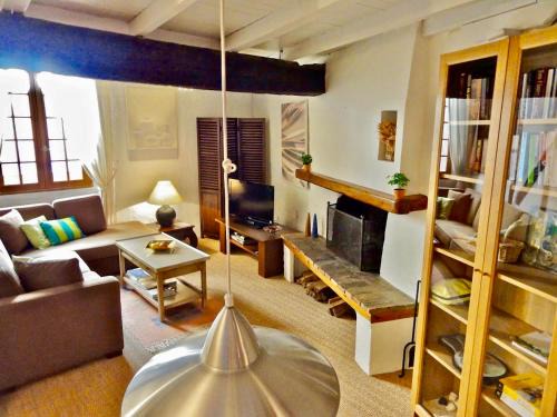 Old Town Apartment | Charming duplex in the heart of the village - Charmant duplex au coeur du village -