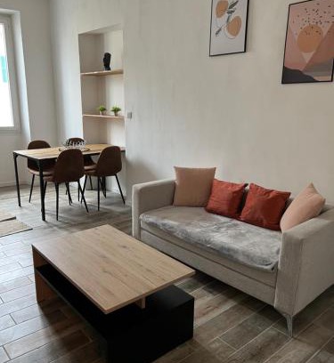 Antibes City Centre Apartment | Cozy Apartment Old Antibes