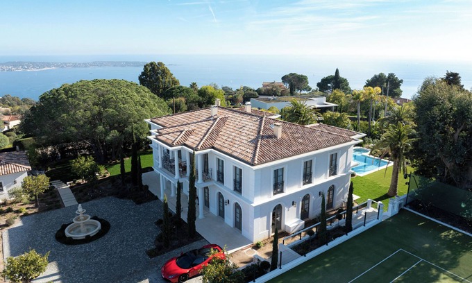 Vallauris Villa | Exceptional Villa in Cannes: Swimming pool, Mediterranean views and top-of-the-range services