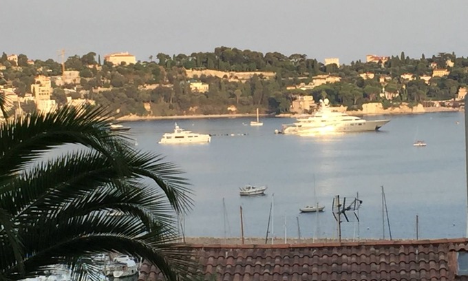 Villefranche-sur-Mer Apartment | Fabulous views of super yachts and sunsets, aircon, pool & garage - luxury