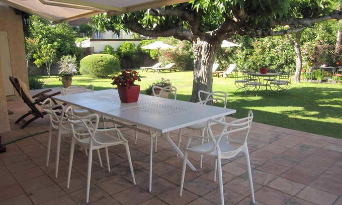 Saint-Tropez City Centre House | House, greenery and pool in the heart of Saint-Tropez.