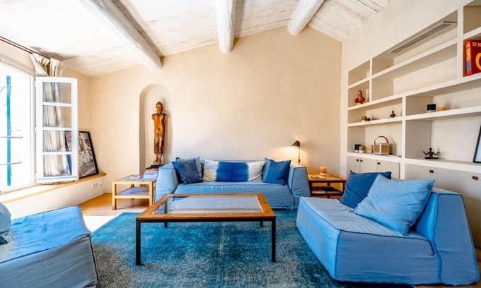 Old Town House | House Portail l Vintage, Central l Shellter Rentals