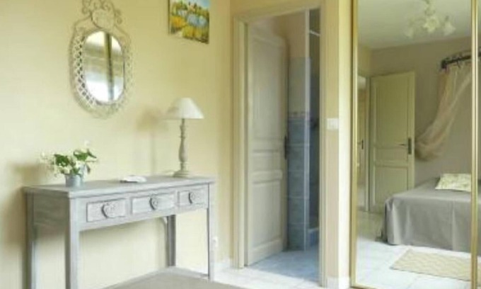 Saint-Vallier-de-Thiey Apartment | House / Villa - Saint-Vallier-de-thiey
