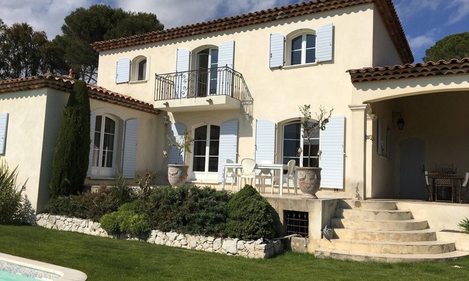 Vence House | Idyllic setting Bastide family view Saint Paul de Vence and sea