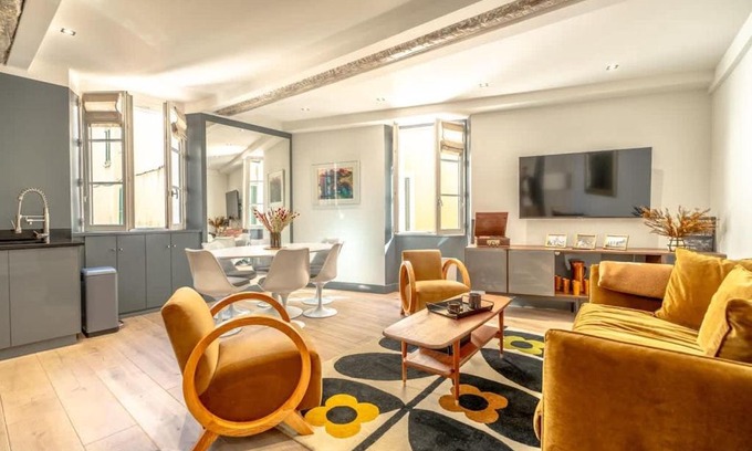 Old Town Apartment | Kelly's Nest l Heart of Town l Shellter Rentals