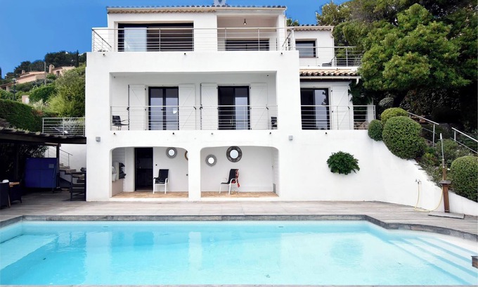 Cavalaire-sur-Mer Villa | Luxurious modern villa with pool & recently renovated, exceptional sea view!