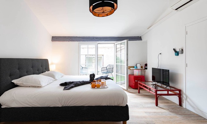 Old Town Apartment | Maison Sibille - Centre Saint-Tropez - CH6