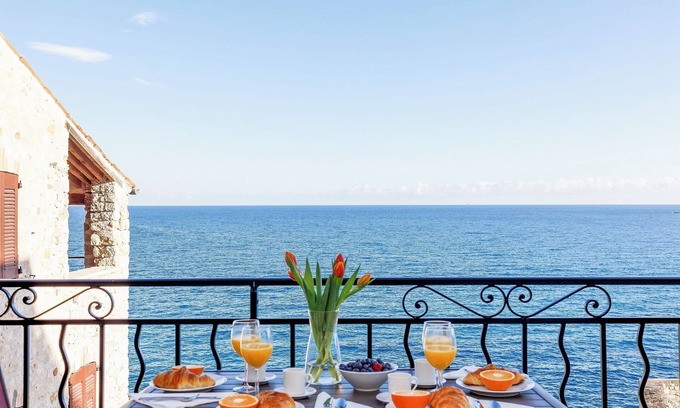 Antibes Old Town House | π NEW 2024 ποΈ Lux VillageHouse 2BDR, 2BTH - 1sr row full sea view π