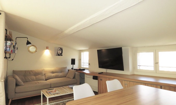 Old Town Apartment | Renovated apartment - In the heart of Saint Tropez